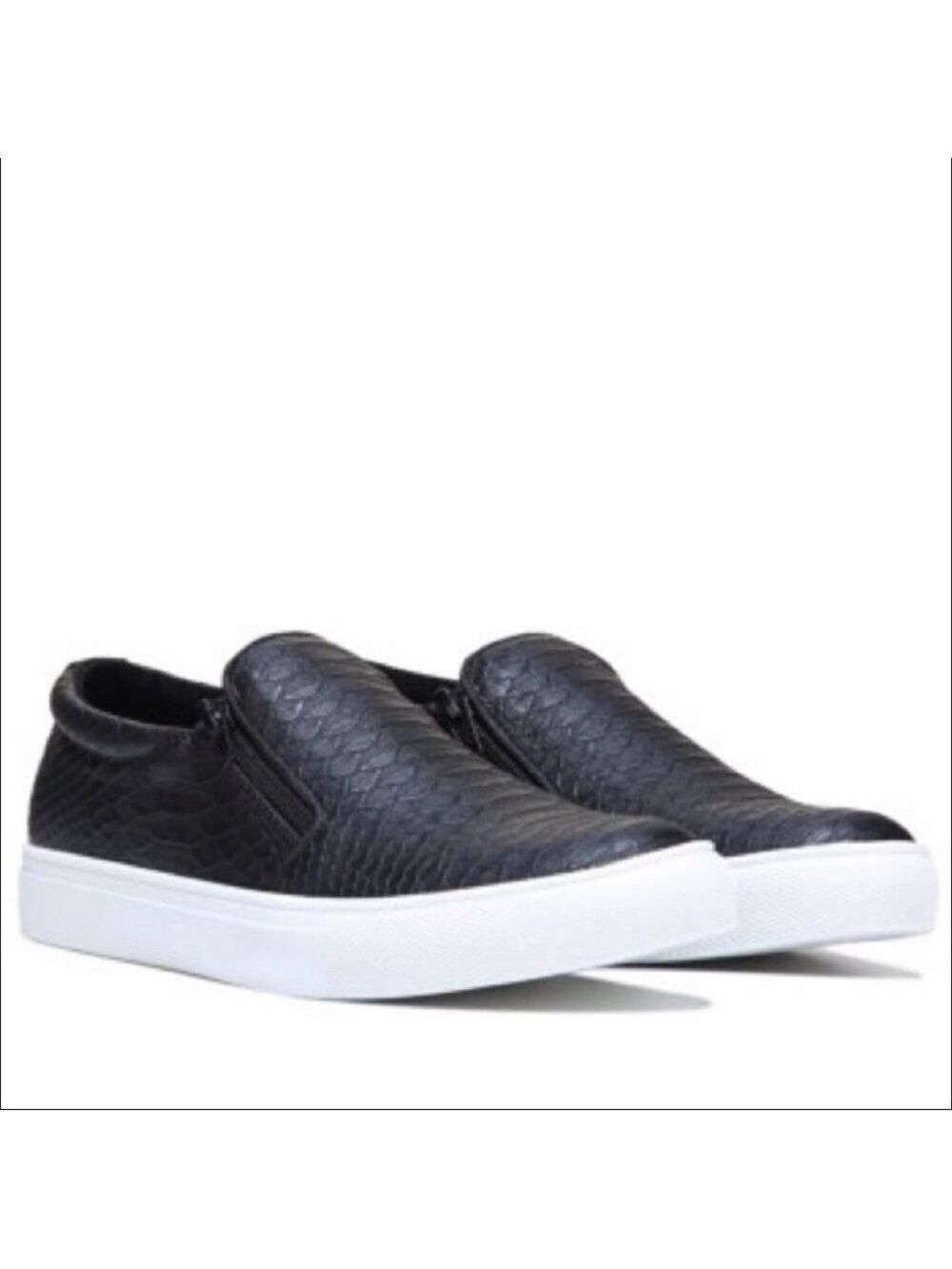 Women’s Report Ammon Slip on Black Shoes 6 US